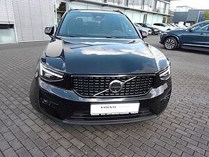 Volvo  B3  Plus Dark 2WD