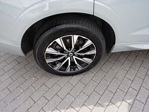 Volvo  B4 Plus Dark 2WD