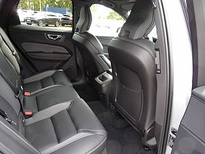 Volvo  B4 Plus Dark 2WD