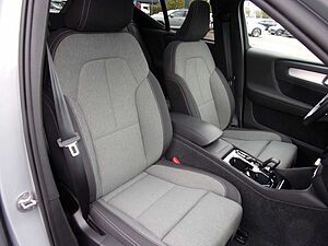 Volvo  B3 Plus Dark 2WD