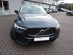 Volvo  B4 Plus Dark AWD