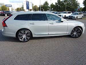 Volvo  B4 Plus Bright