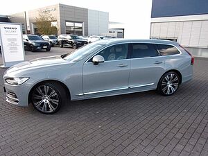 Volvo  B4 Plus Bright