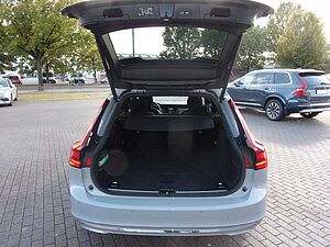 Volvo  B4 Plus Bright