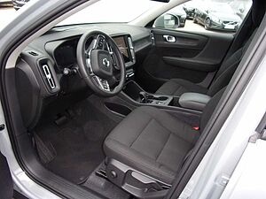 Volvo  T2 Essential 2WD