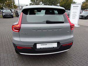 Volvo  T2 Essential 2WD