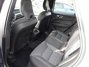 Volvo  B4 Core 2WD