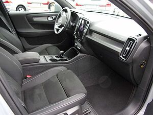 Volvo  T2 Core 2WD
