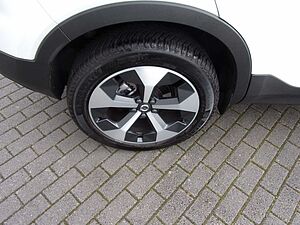 Volvo  T2  Plus Dark 2WD