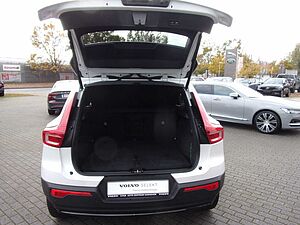 Volvo  T2  Plus Dark 2WD