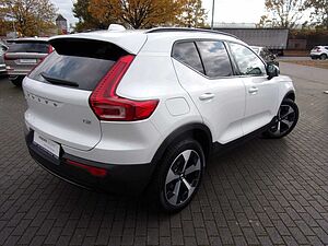 Volvo  T2  Plus Dark 2WD