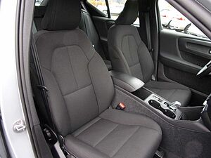 Volvo  T2 Essential 2WD