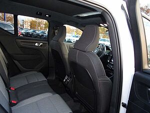 Volvo  B3 Plus Dark 2WD