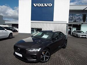 Volvo  B4 Lim. Plus Dark