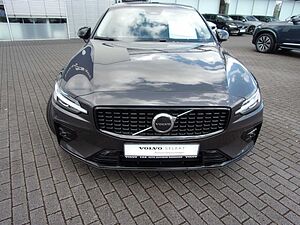 Volvo  B4 Lim. Plus Dark