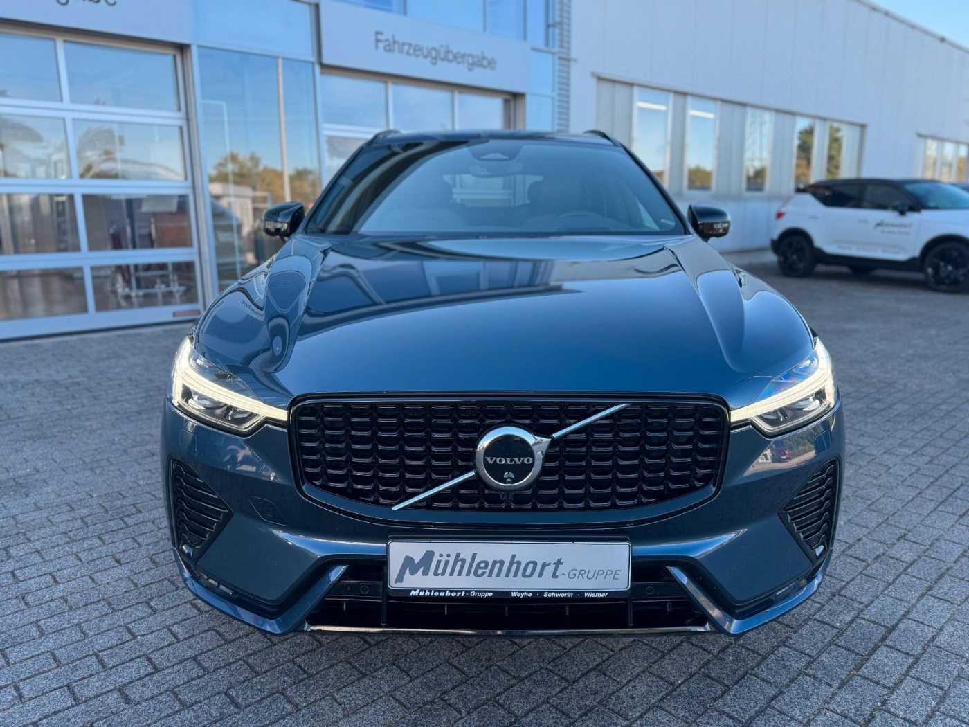 Volvo  B4 D AWD Geartr. ULTIMATE DARK - AHK -