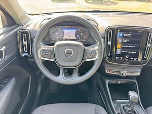 Volvo  T3 MOMENTUM PRO - Kamera - Keyless - LED -