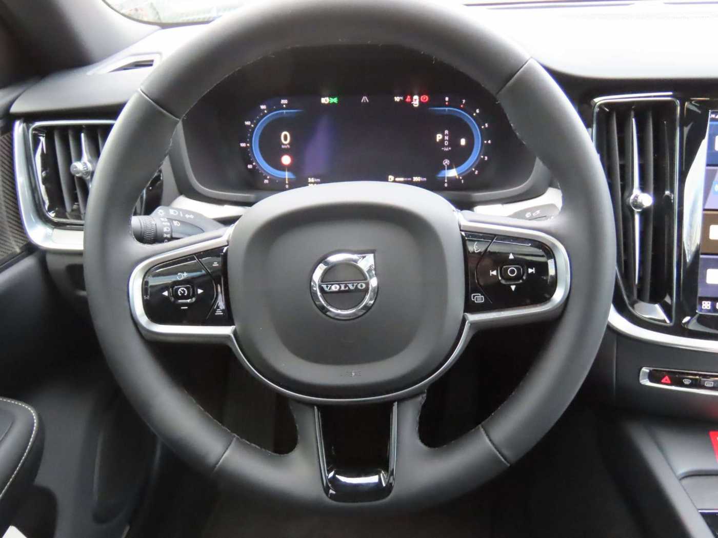 Volvo  Lim. Plus Dark AWD