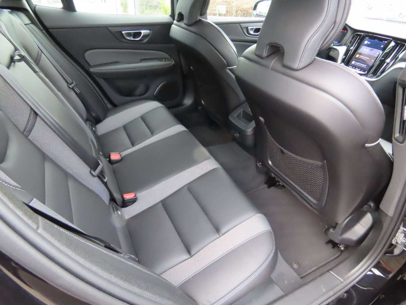 Volvo  Lim. Plus Dark AWD