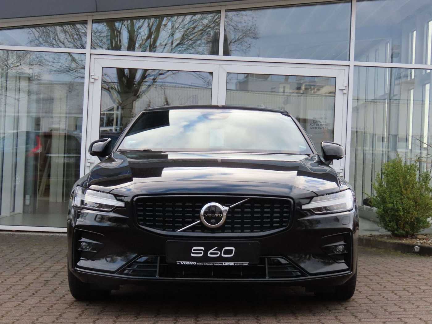 Volvo  Lim. Plus Dark AWD