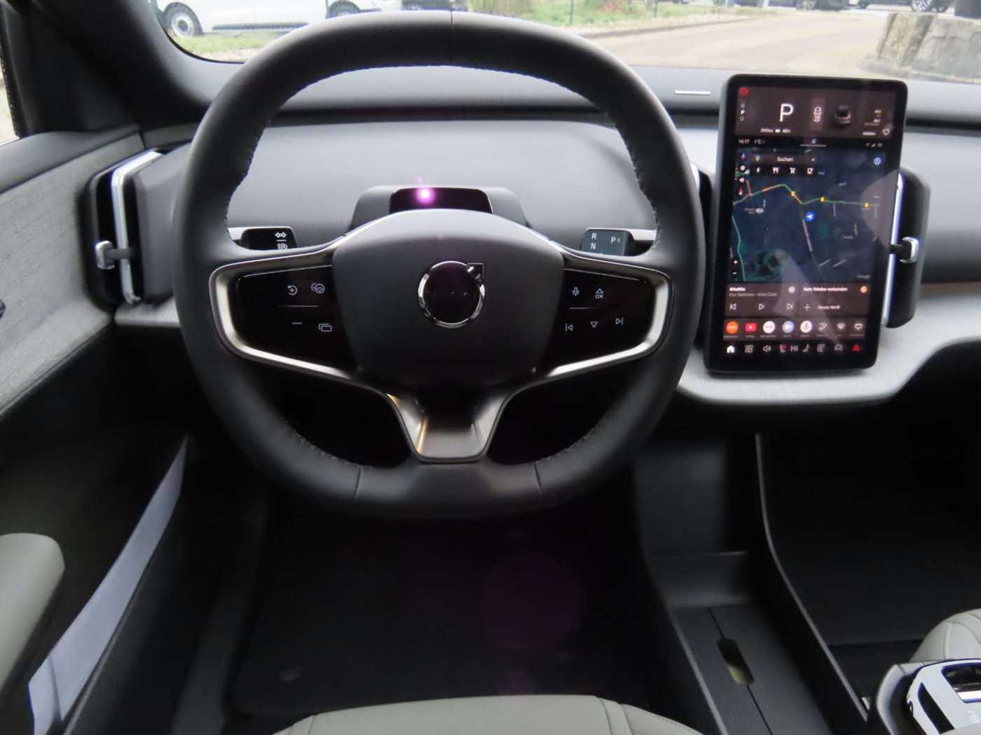 Volvo  Plus 2WD Pure Electric
