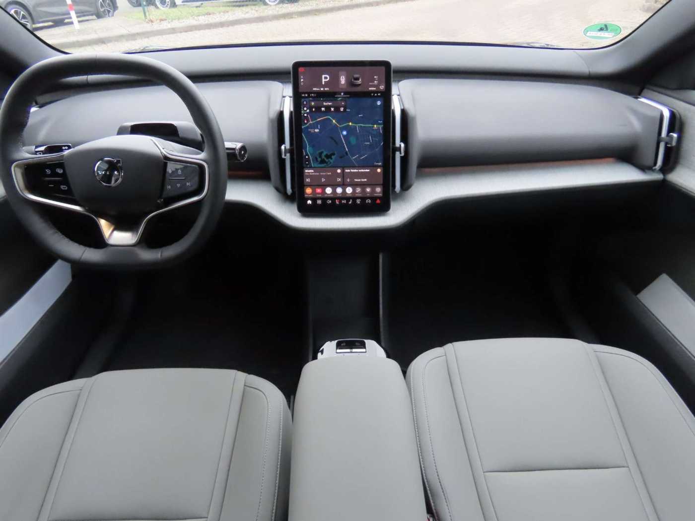 Volvo  Plus 2WD Pure Electric