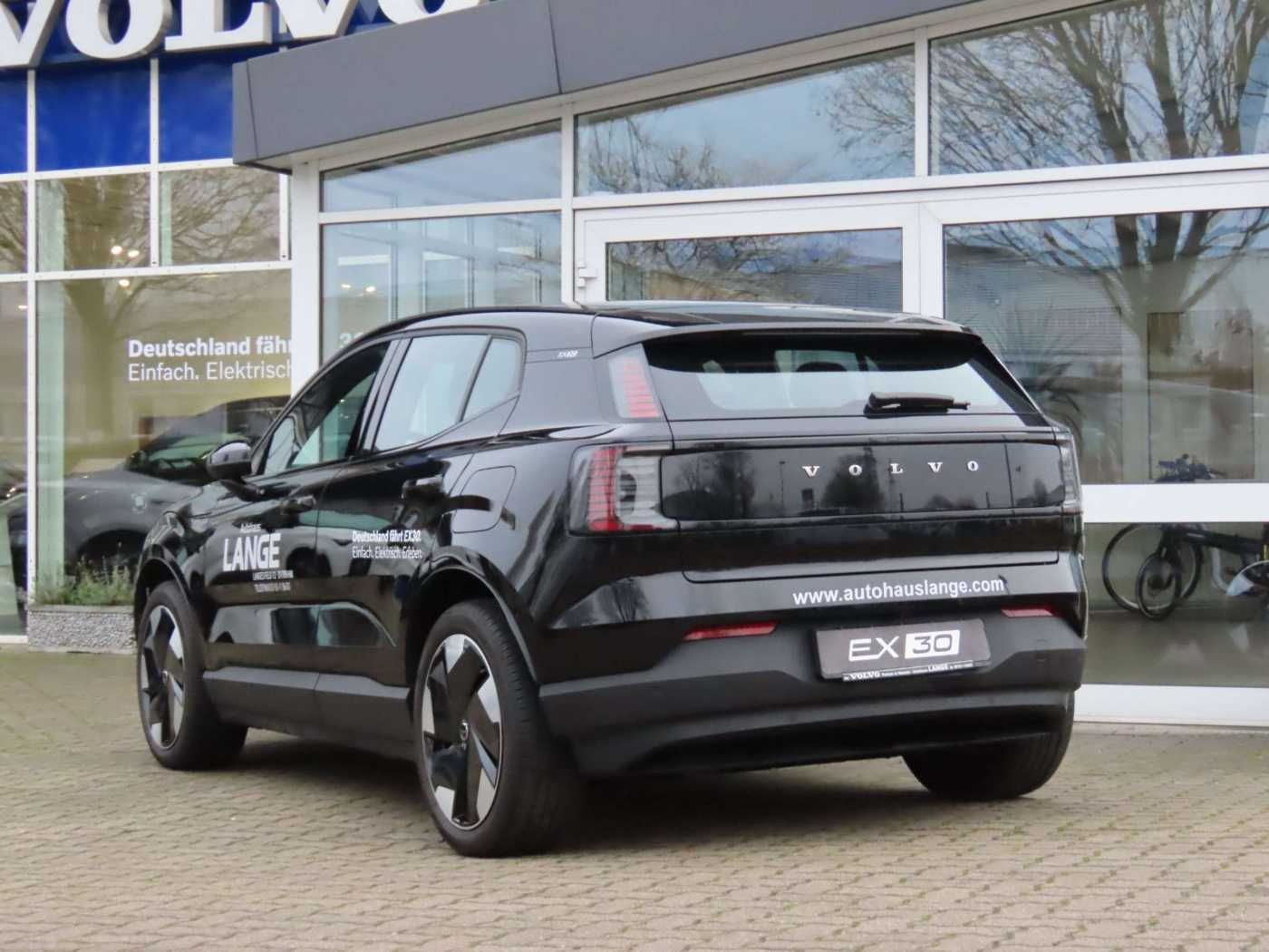 Volvo  Plus 2WD Pure Electric