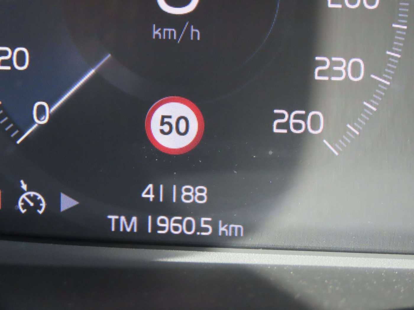 Volvo  R Design Recharge Plug-In Hybrid 2WD