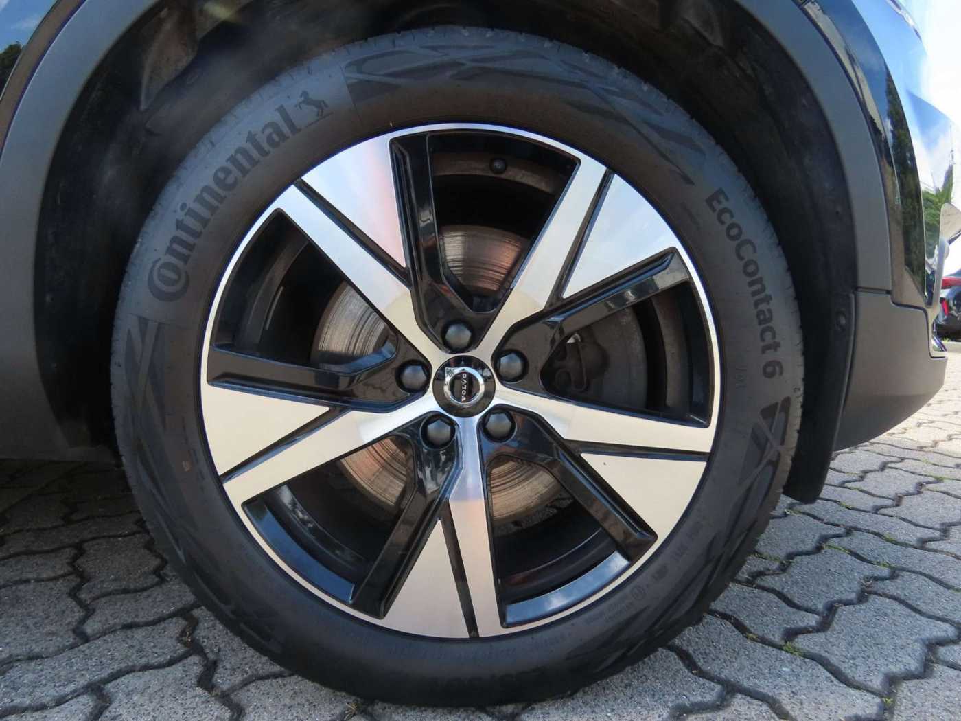 Volvo  R Design Recharge Plug-In Hybrid 2WD