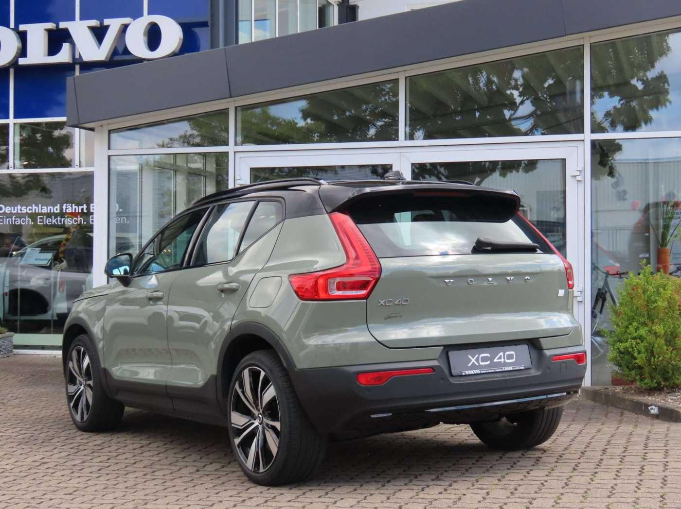 Volvo  R Design Recharge Pure Electric AWD
