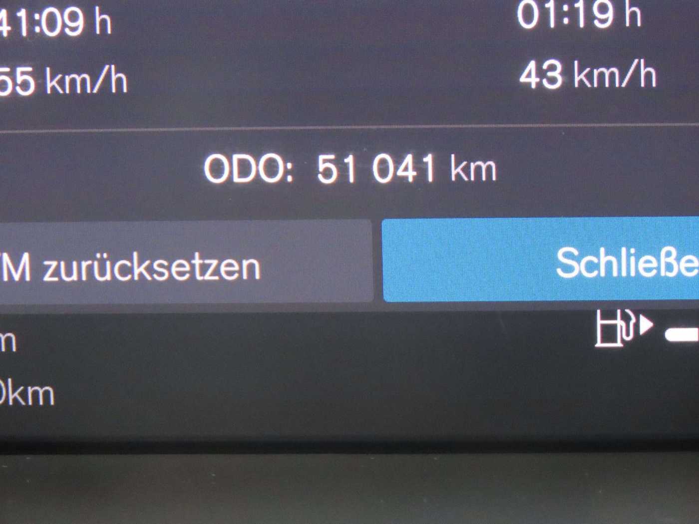 Volvo  Plus Dark AWD