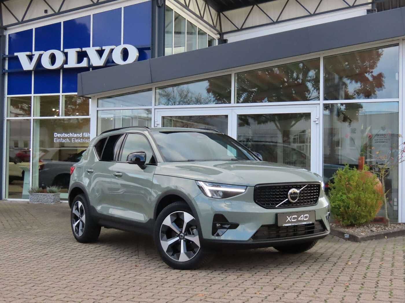 Volvo  Plus Dark 2WD