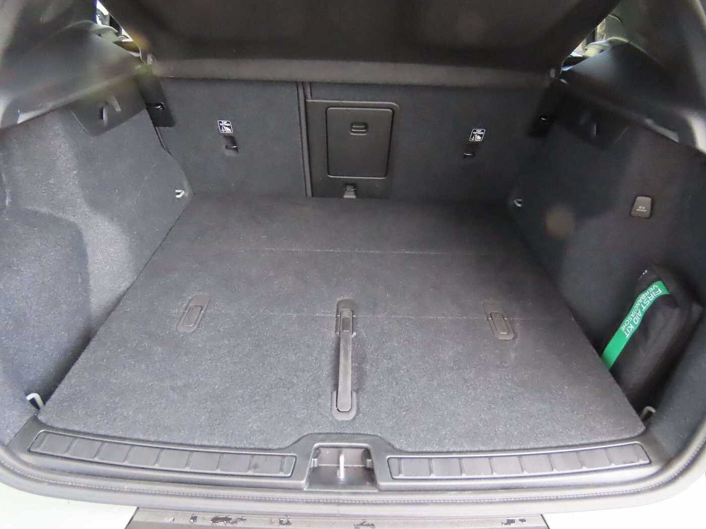 Volvo  Plus Dark 2WD