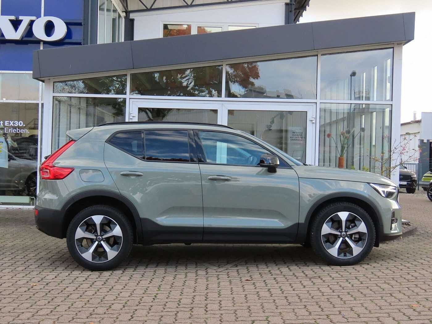 Volvo  Plus Dark 2WD