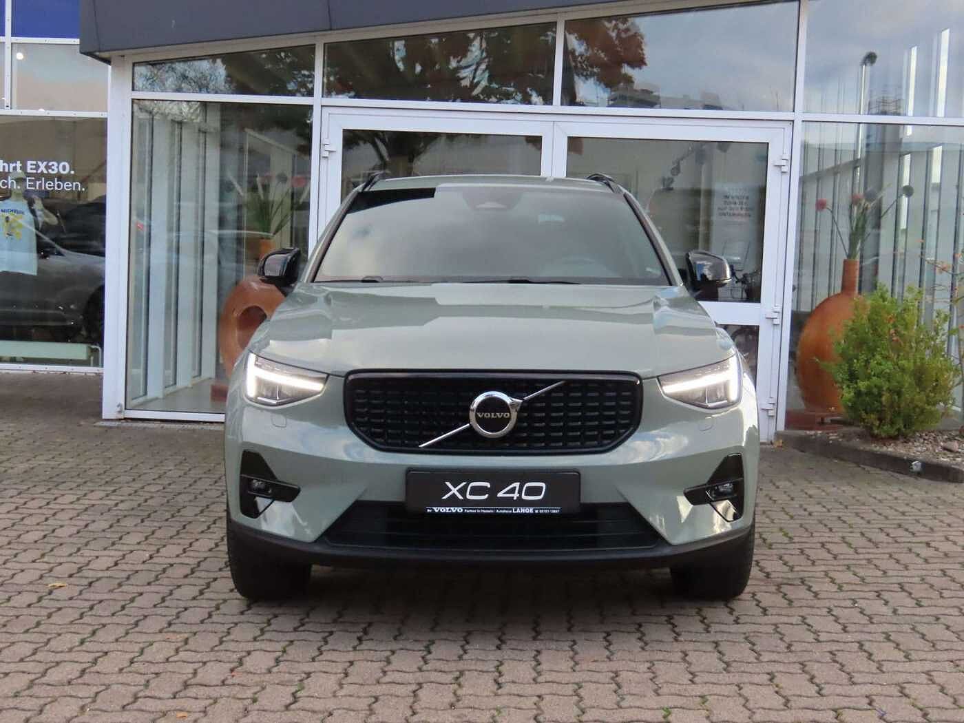 Volvo  Plus Dark 2WD