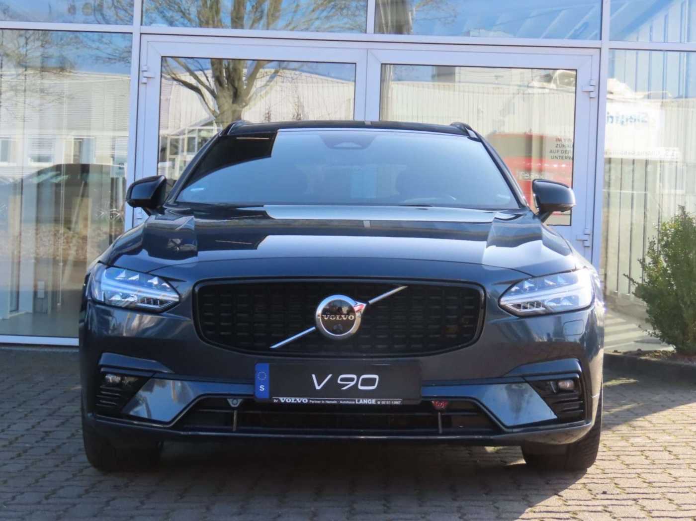 Volvo  B4 Plus Dark *AHK,360°, Standheizung. ..*