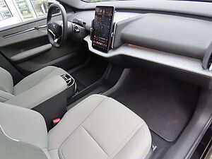 Volvo  Plus 2WD Pure Electric