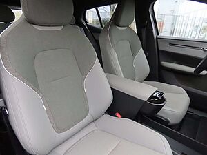 Volvo  Plus 2WD Pure Electric