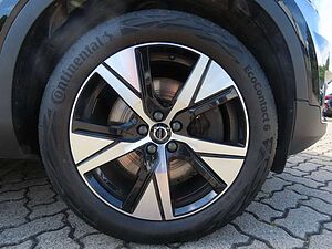 Volvo  R Design Recharge Plug-In Hybrid 2WD
