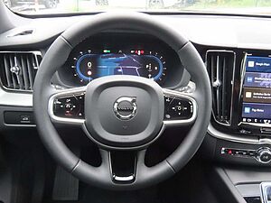 Volvo  Plus Dark AWD