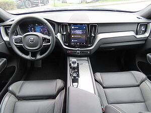 Volvo  Plus Dark AWD