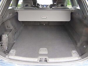 Volvo  Plus Dark AWD