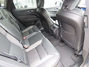 Volvo  Plus Dark AWD
