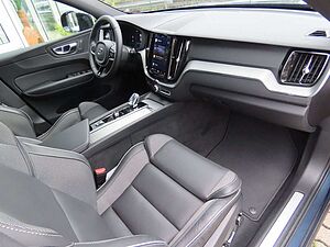 Volvo  Plus Dark AWD