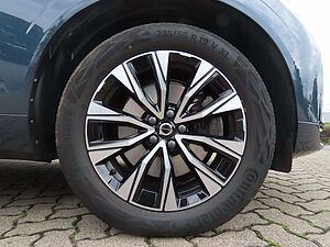 Volvo  Plus Dark AWD
