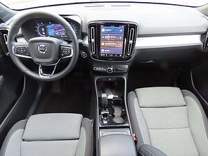 Volvo  Plus Dark 2WD