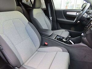 Volvo  Plus Dark 2WD