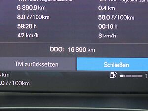 Volvo  Plus Dark 2WD