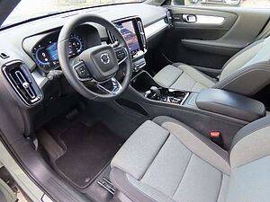 Volvo  Plus Dark 2WD