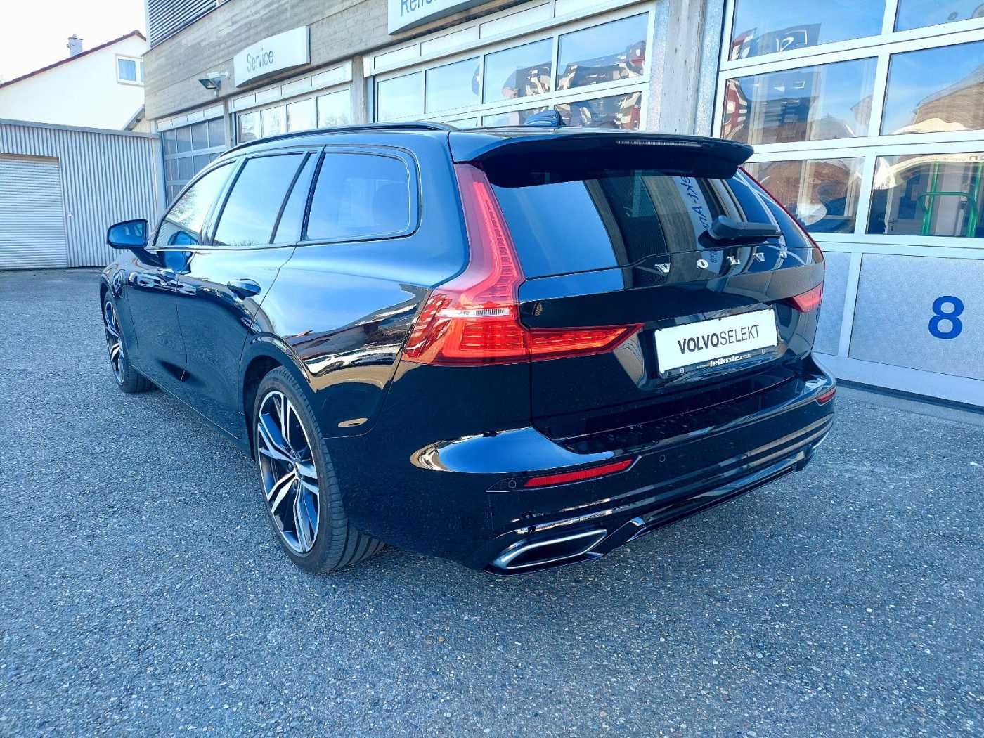 Volvo  T8 R-Design Plug-In Hybrid AWD